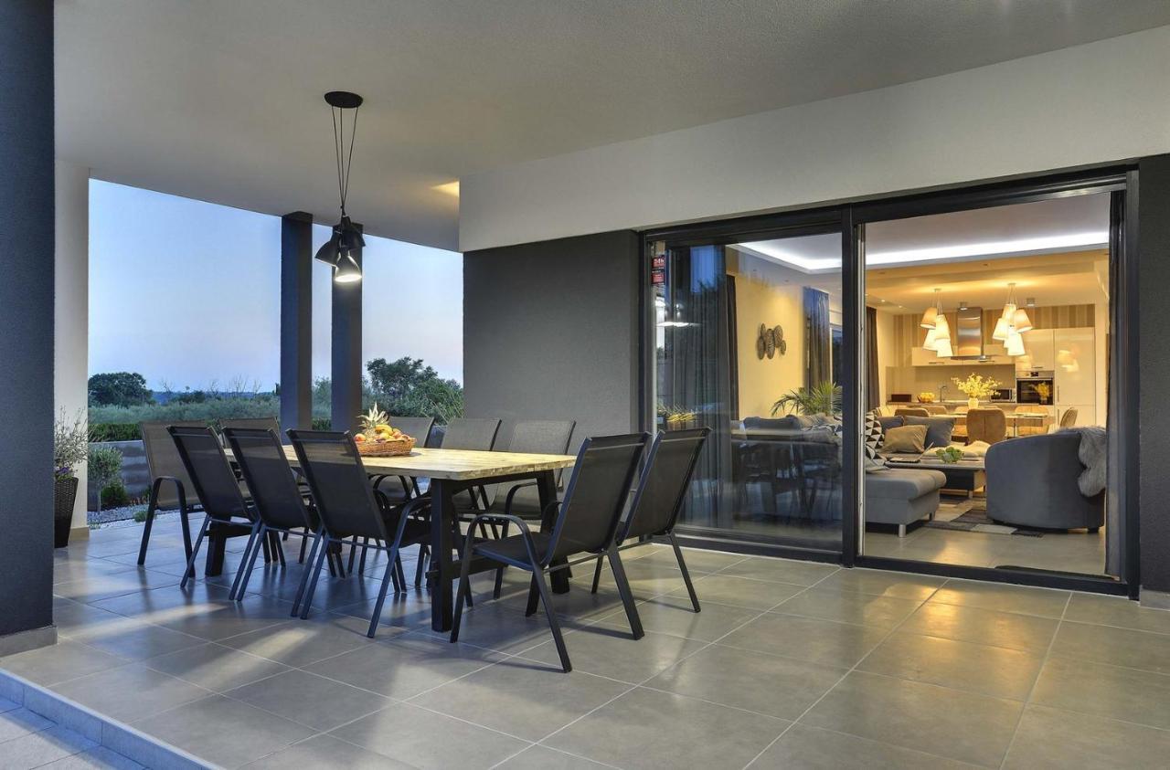 Villa Una Villa
