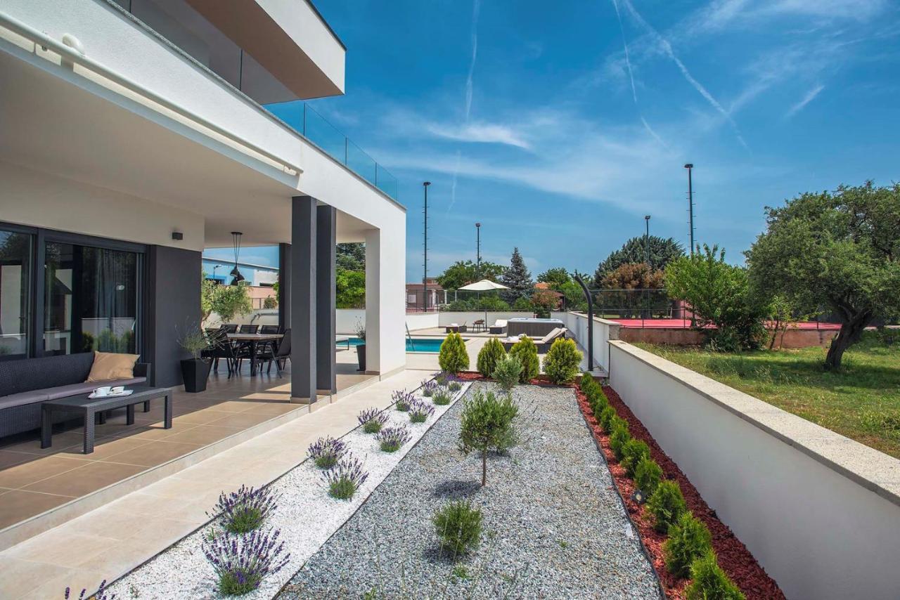 Villa Una Villa